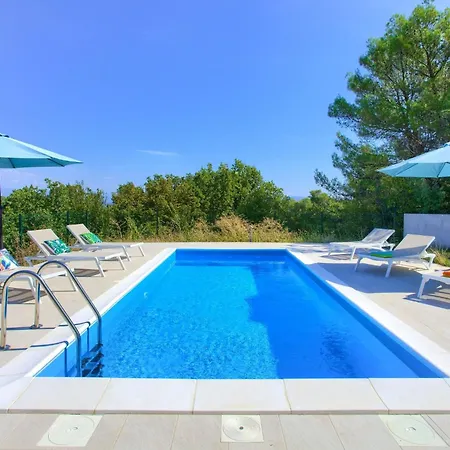 Olivia Mit Eigenem Pool By Interhome Holiday home