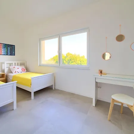 펜션 Olivia Mit Eigenem Pool By Interhome Vrh (Krk)