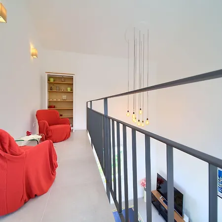 펜션 Olivia Mit Eigenem Pool By Interhome