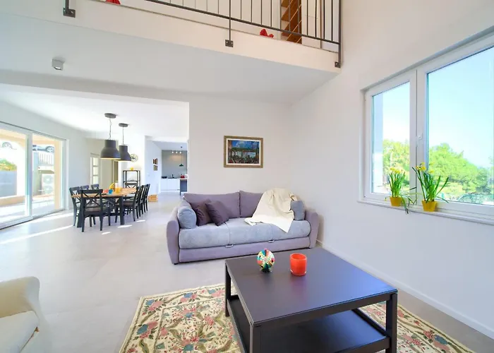 Olivia Mit Eigenem Pool By Interhome